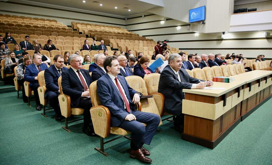 Совместное заседание Гродненского областного Совета депутатов и Молодежного парламента при областном Совете депутатов состоялось в Гродно