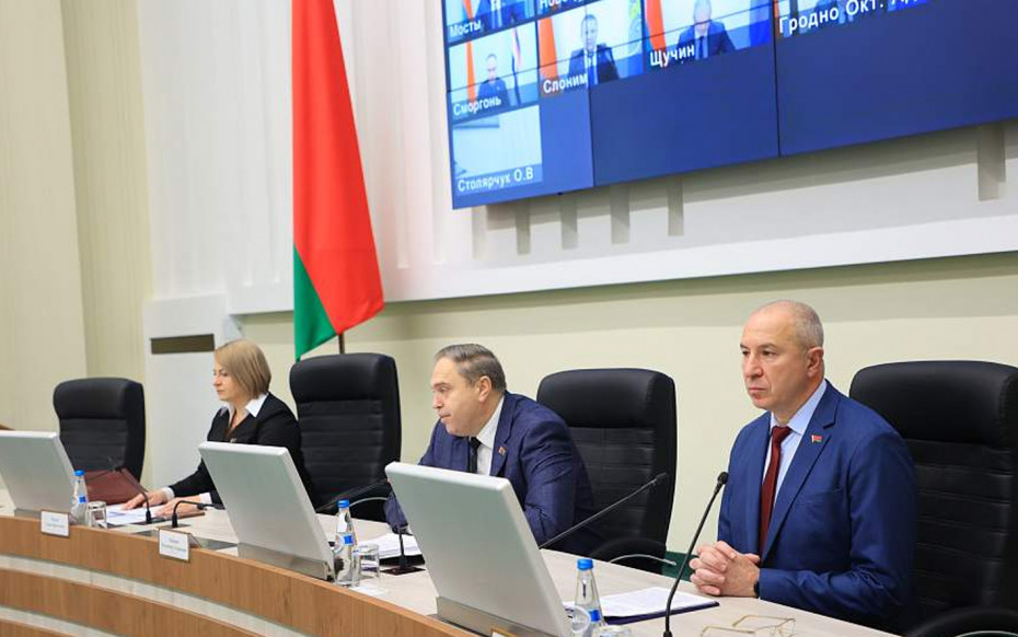 Прогноз социально-экономического развития и проект бюджета области на 2024 год обсудили на заседании Гродненского облисполкома