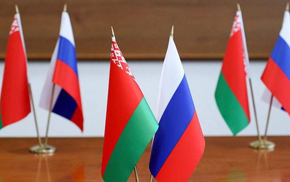 Президенты Беларуси и России обменялись поздравлениями с Днем единения народов

