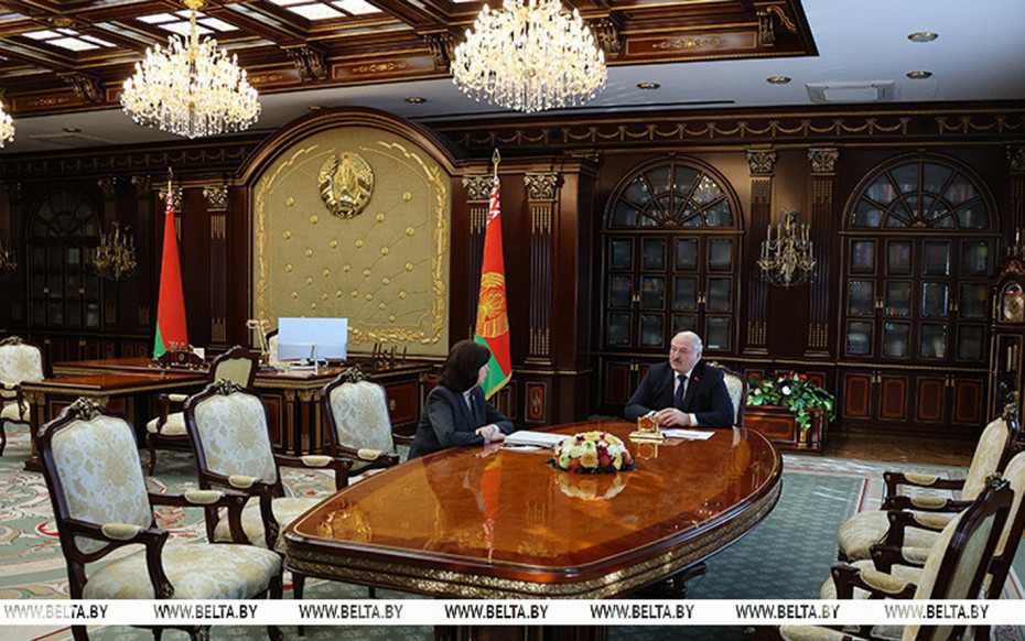 «Надо, чтобы все было демократично». Александр Лукашенко обсудил с Натальей Кочановой формирование Совета Республики