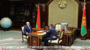 Александр Лукашенко обсудил с главой ГТК ситуацию на таможне и переориентацию белорусских грузов