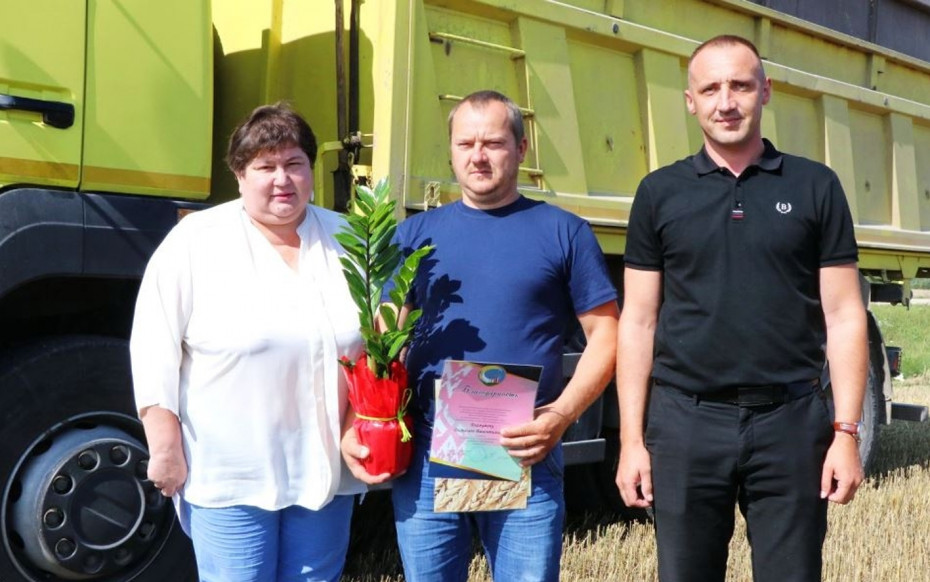 Усё паўней засекі ... у Ашмянскім раёне ўшаноўвалі першага вадзіцеля-тысячніка