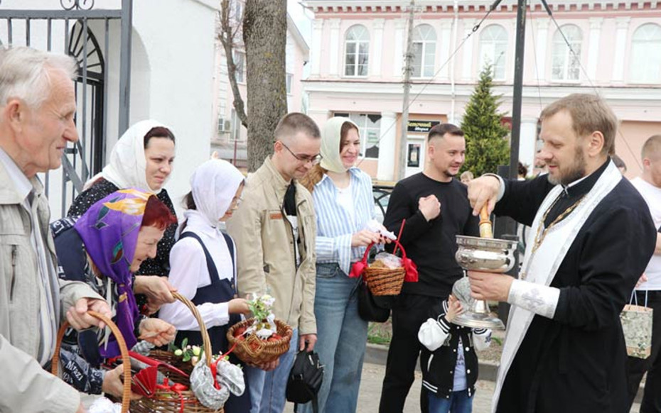 Вялікдзень – Вялікі дзень. Вяльканоц – Вялікая ноч. Ашмянцы святкуюць Уваскрэсенне Хрыстова разам