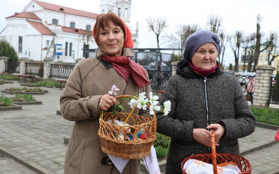 У імя надзеі і ўваскрашэння. Праваслаўныя вернікі святкуюць Вялікдзень