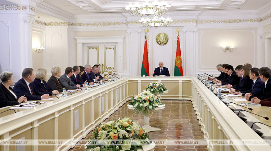Аляксандр Лукашэнка: уступная кампанія ў ВНУ не павінна быць латарэяй