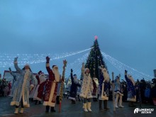  В Ошмянах торжественно зажглась новогодняя ёлка 