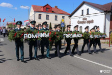 Раённае свята ў Ашмянах, прысвечанае Дню Перамогі, адкрыла шэсце пакаленняў і мітынг у памяць аб загінуўшых воінах-земляках