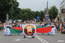 Праздничное шествие в День Независимости Республики Беларусь в Ошмянах 